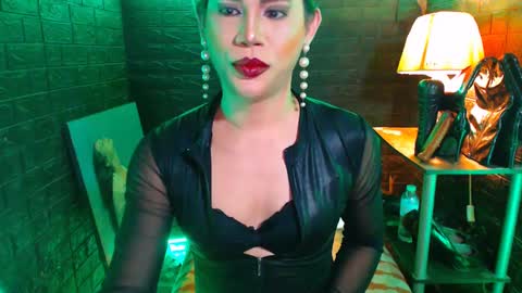 Snapshot of urhardcockqueenxxx chatting on December 20, 4:25 pm queen norelle online show from December 20, 4:25 pm