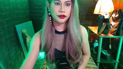 Snapshot of urhardcockqueenxxx chatting on December 20, 7:28 pm queen norelle online show from December 20, 7:28 pm