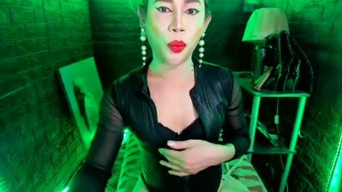 Snapshot of urhardcockqueenxxx chatting on February 4, 5:01 pm queen norelle online show from February 4, 5:01 pm