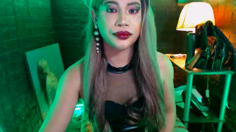 Snapshot of urhardcockqueenxxx chatting on February 7, 10:41 pm queen norelle online show from February 7, 10:41 pm