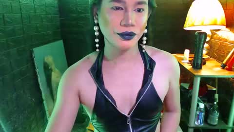 Snapshot of urhardcockqueenxxx chatting on September 26, 7:29 pm queen norelle online show from September 26, 7:29 pm