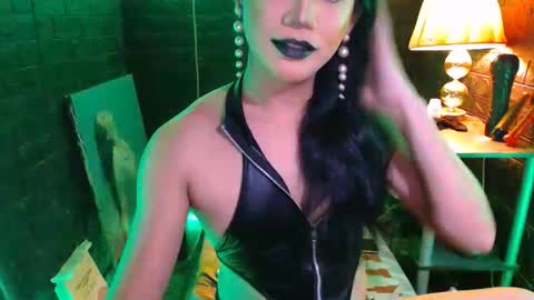 Snapshot of urhardcockqueenxxx chatting on October 13, 8:42 pm queen norelle online show from October 13, 8:42 pm