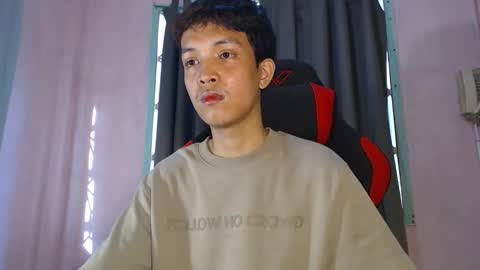 Snapshot of urhot_johny chatting on April 7, 10:42 pm urhot_johny online show from April 7, 10:42 pm