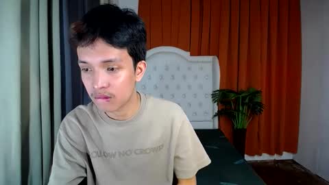 Snapshot of urhot_johny chatting on April 16, 6:36 am urhot_johny online show from April 16, 6:36 am