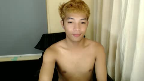 Snapshot of urhotethanxx chatting on October 2, 11:50 am Ethan online show from October 2, 11:50 am