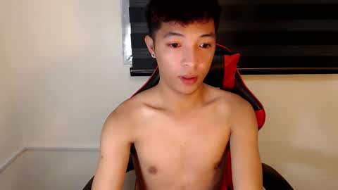 Snapshot of urhotethanxx chatting on November 4, 3:22 pm Ethan online show from November 4, 3:22 pm