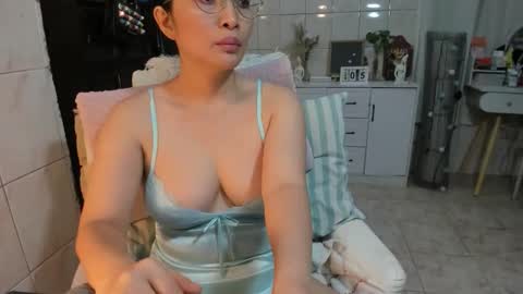 Snapshot of urhotmistress02 chatting on May 5, 12:35 pm urhotmistress02 online show from May 5, 12:35 pm