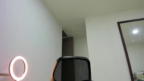 Snapshot of urimare_south chatting on January 19, 2:25 am urimare_south online show from January 19, 2:25 am