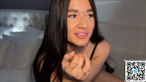 Snapshot of urlillshy chatting on March 27, 1:22 am Kristina online show from March 27, 1:22 am