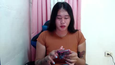 Snapshot of urlovely_sofie chatting on October 20, 7:03 pm Sofie online show from October 20, 7:03 pm