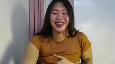 Snapshot of urlovely_sofie chatting on October 25, 7:08 pm Sofie online show from October 25, 7:08 pm