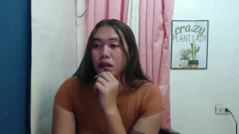 Snapshot of urlovely_sofie chatting on November 10, 8:19 pm Sofie online show from November 10, 8:19 pm