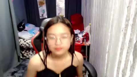 urlovelychinita online show from January 12, 10:56 am