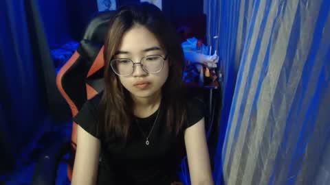 urlovelychinita online show from February 1, 7:13 pm