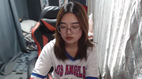 urlovelychinita online show from March 1, 11:26 pm