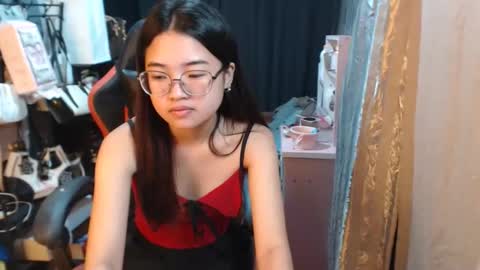 urlovelychinita online show from October 15, 1:06 am