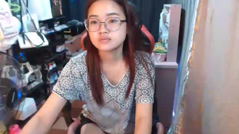 urlovelychinita online show from October 18, 11:49 pm