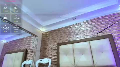 Love online show from December 4, 9:45 pm