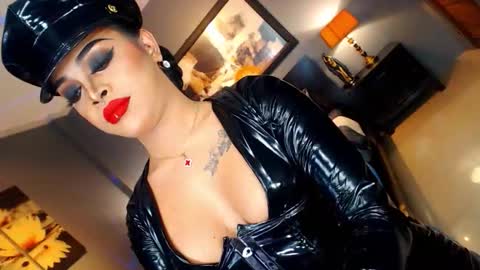 UrMajestyTyra online show from October 28, 1:09 am