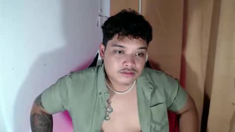 Snapshot of urmilky_shooterxx chatting on October 9, 2:48 pm Drei online show from October 9, 2:48 pm