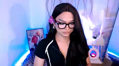 Snapshot of urmistress_69 chatting on July 23, 3:43 pm urmistress_69 online show from July 23, 3:43 pm