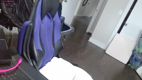 UrMouthOnMy8 online show from February 19, 6:32 pm