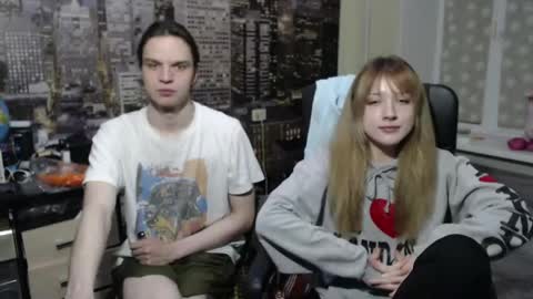 Mary online show from June 3, 8:03 pm