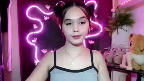 Pia online show from November 3, 8:43 pm