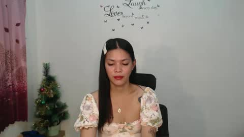 hi im kim online show from December 3, 11:33 am