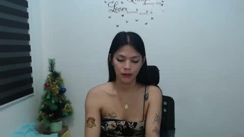 hi im kim online show from December 11, 1:28 pm