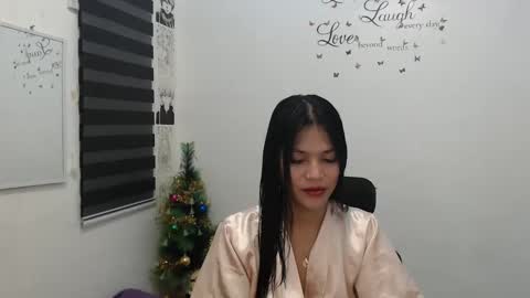 hi im kim online show from December 18, 9:47 am