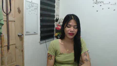 hi im kim online show from February 3, 12:47 pm