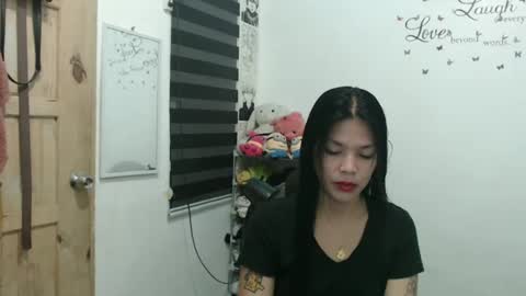 hi im kim online show from February 6, 11:10 am