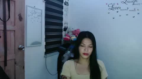 hi im kim online show from February 9, 7:27 am