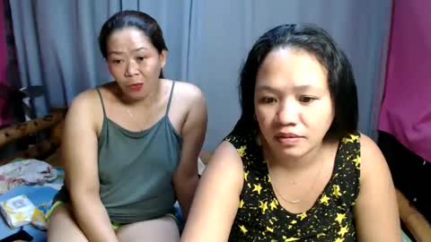 Snapshot of urpretty_hotmama chatting on June 1, 7:48 pm urpretty_hotmama online show from June 1, 7:48 pm