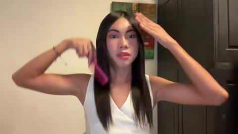 urpretty_mistake online show from June 21, 11:02 am