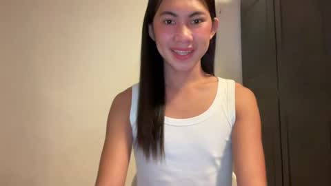 urpretty_mistake online show from July 27, 10:11 am