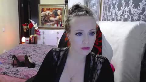 Snapshot of ursecrettreasure88 chatting on October 21, 11:22 am UrSecretTreasure88 online show from October 21, 11:22 am