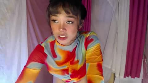 Snapshot of ursexy_debra chatting on November 11, 3:12 pm TYRA online show from November 11, 3:12 pm