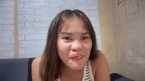 Snapshot of ursexypinayy chatting on January 8, 11:45 am ursexypinayy online show from January 8, 11:45 am