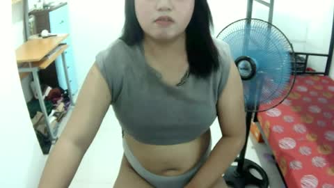 Snapshot of urslut_max chatting on July 1, 11:01 am maxie online show from July 1, 11:01 am
