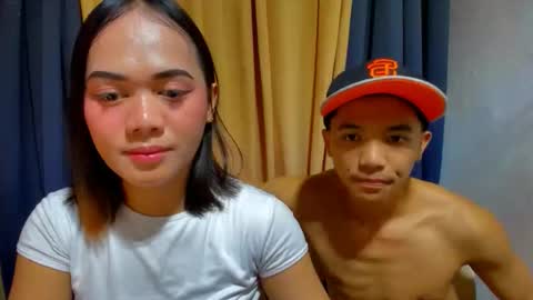 Snapshot of urslutty_mayie chatting on February 21, 7:42 am urslutty_mayie online show from February 21, 7:42 am