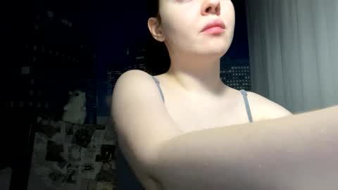 Hannah online show from November 10, 10:20 pm