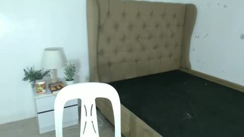 JUST CALL ME KRISTEN online show from October 28, 12:58 am