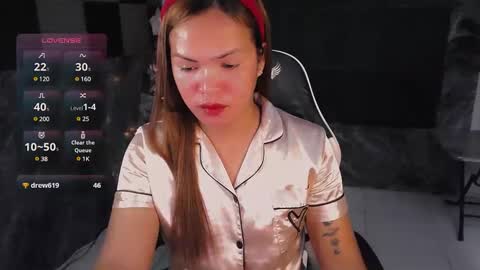 yanie online show from December 11, 11:19 am