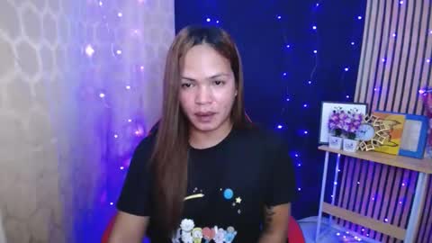 yanie online show from December 13, 2:05 pm