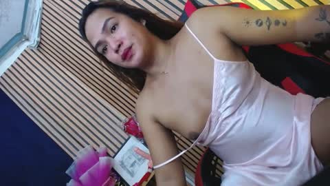 yanie online show from February 13, 11:50 am