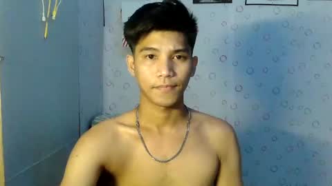 Snapshot of ursweetie_boy chatting on July 14, 2:05 am ursweetie_boy online show from July 14, 2:05 am