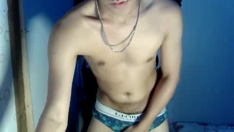 Snapshot of ursweetie_boy chatting on July 18, 1:26 pm ursweetie_boy online show from July 18, 1:26 pm