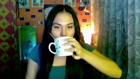 YOURGIRLCAMILLA online show from December 17, 1:06 pm